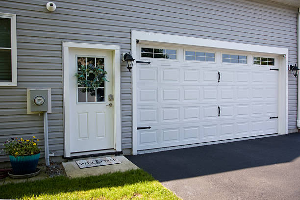 24/7 Emergency Garage Door Panel Replacement experts in Strum, WI